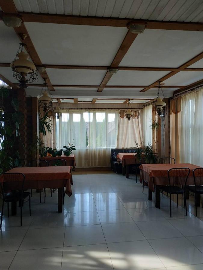 Hotel Restaurant Complex Boyarskiy Dvor Boyarka Esterno foto