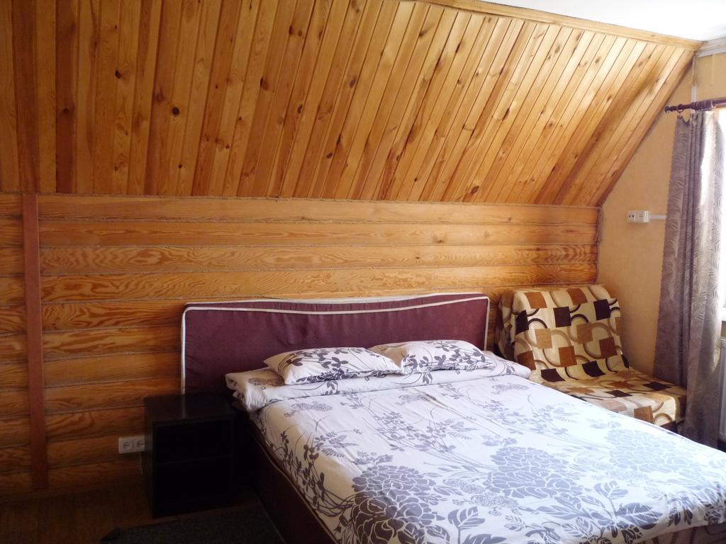 Hotel Restaurant Complex Boyarskiy Dvor Boyarka Esterno foto