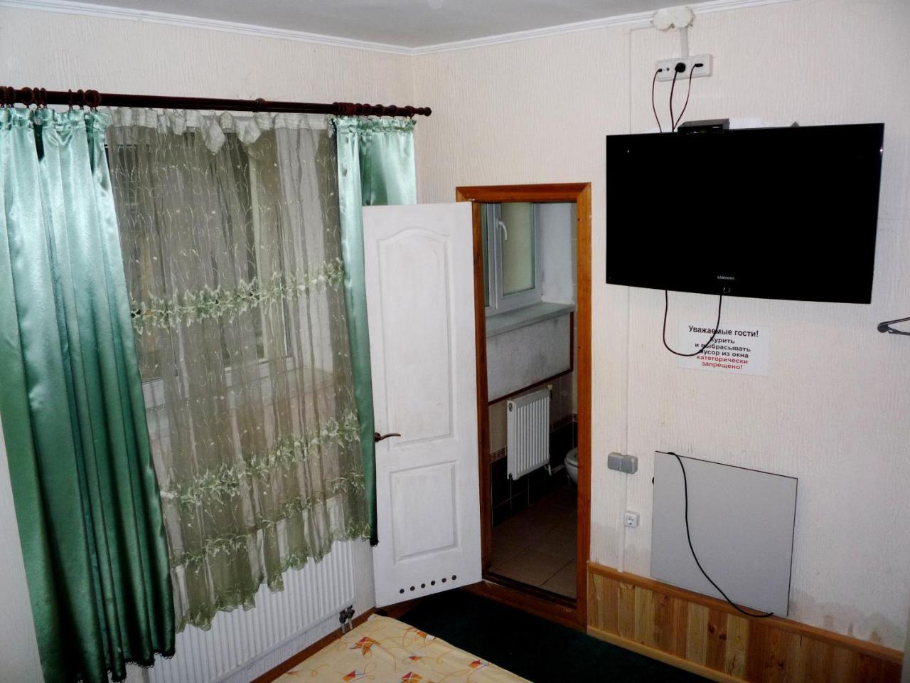 Hotel Restaurant Complex Boyarskiy Dvor Boyarka Esterno foto
