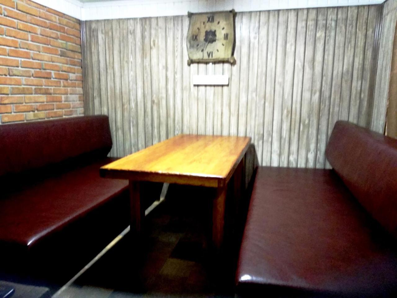 Hotel Restaurant Complex Boyarskiy Dvor Boyarka Esterno foto